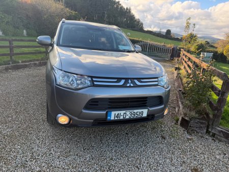 2014 Mitsubishi Outlander - photo 2
