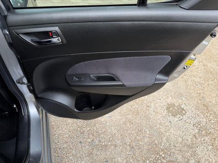 2015 Suzuki Swift - photo 12