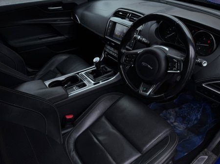 2017 Jaguar XE - photo 15