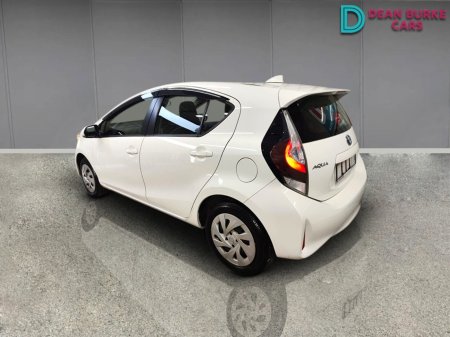 2021 Toyota Aqua - photo 12