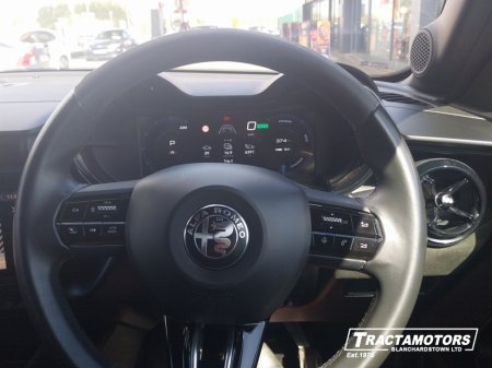 2025 Alfa Romeo Junior - photo 22