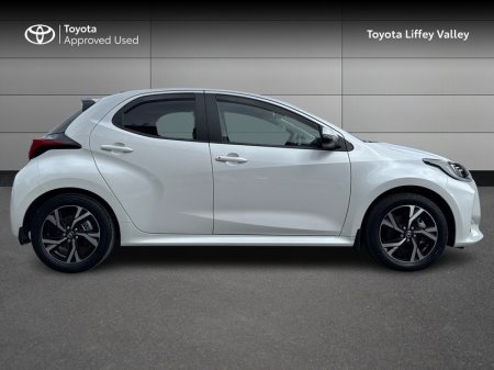 2025 Toyota Yaris - photo 3