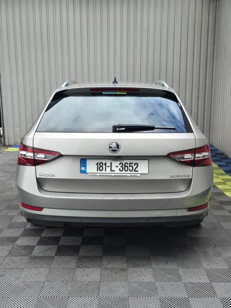 2018 Skoda Superb - photo 4