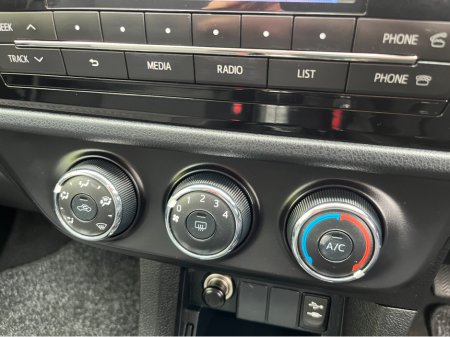 2015 Toyota Corolla - photo 18