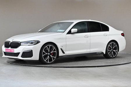 2022 BMW 5-Series - photo 4