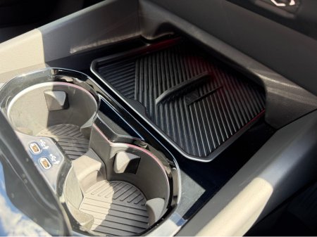 2025 BMW 5-Series - photo 24