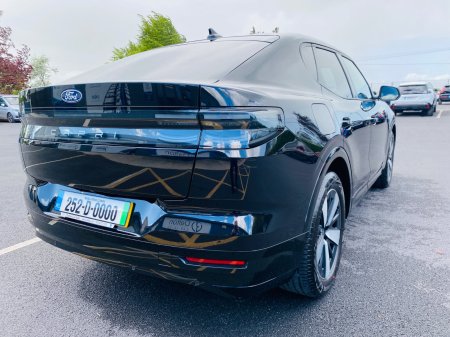 2025 Ford Capri - photo 6