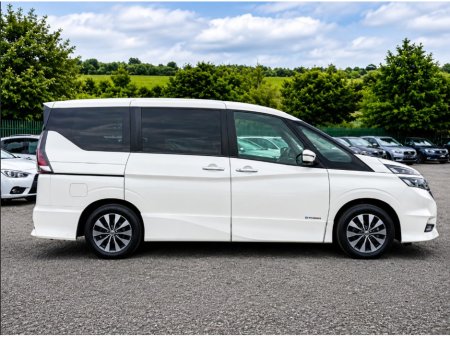 2016 Nissan Serena - photo 6