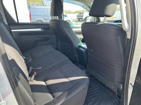 2025 Toyota Hilux - photo 10