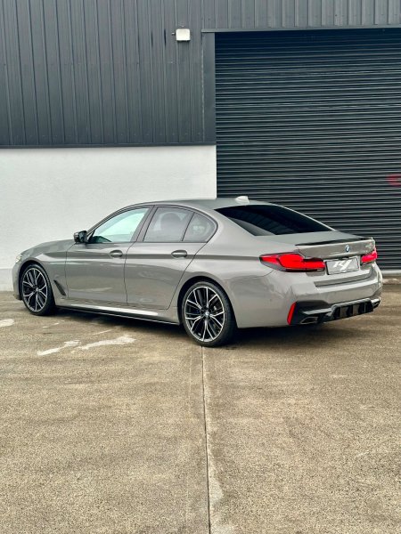 2021 BMW 5-Series - photo 4