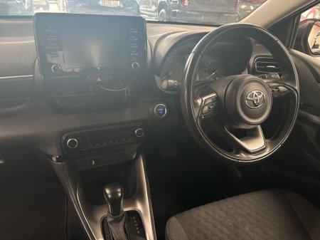 2021 Toyota Yaris - photo 8