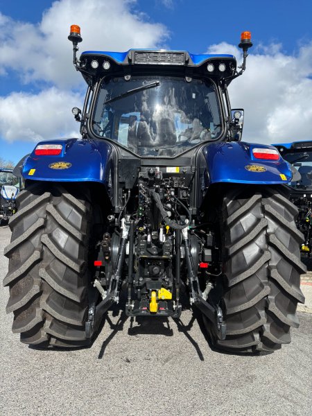 0 New Holland T7.225 - photo 4
