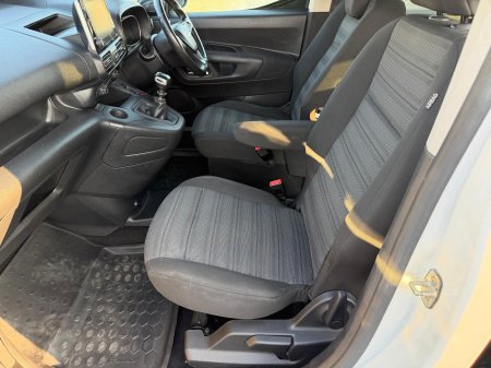 2021 Vauxhall Combo - photo 11
