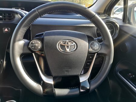 2019 Toyota Aqua - photo 17