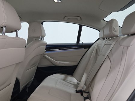 2021 BMW 5-Series - photo 11