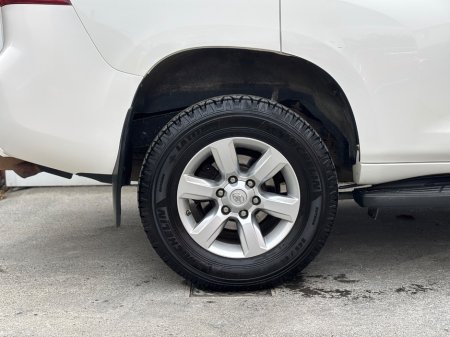 2017 Toyota Land Cruiser - photo 11