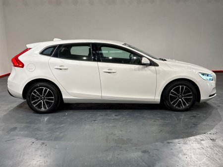 2019 Volvo V40 - photo 2