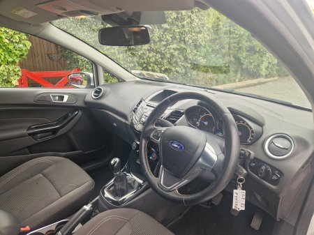 2016 Ford Fiesta - photo 5