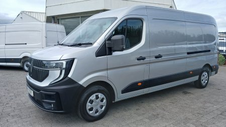 2025 Renault Master - photo 2