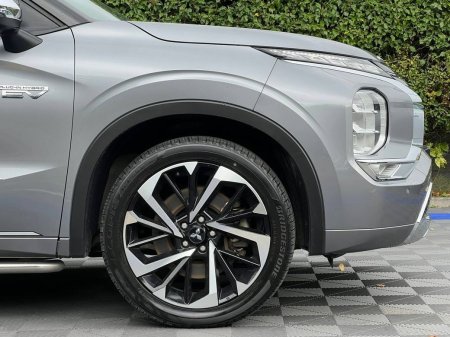 2022 Mitsubishi Outlander - photo 9