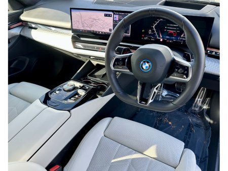 2026 BMW 5-Series - photo 9