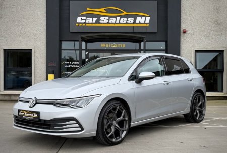 2023 Volkswagen Golf - photo 2