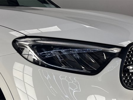2025 Mercedes-Benz GLC - photo 9
