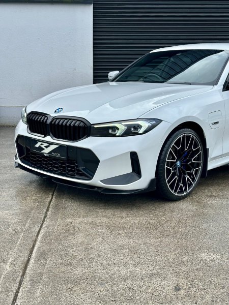 2022 BMW 3-Series - photo 2