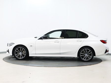 2022 BMW 3-Series - photo 7