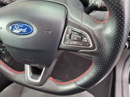 2018 Ford Focus - photo 17