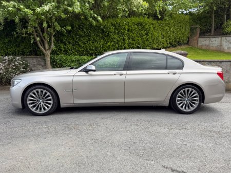 2010 BMW 7-Series - photo 2