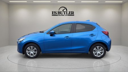 2017 Mazda Demio - photo 2
