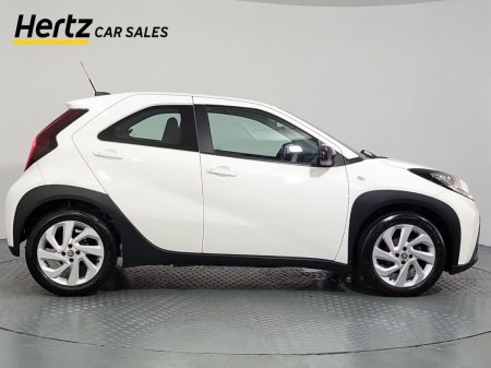 2023 Toyota Aygo X - photo 2