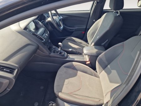 2018 Ford Focus - photo 8