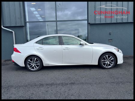 2018 Lexus IS - photo 3