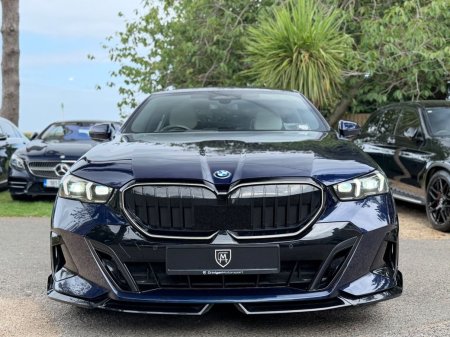 2025 BMW 5-Series - photo 2