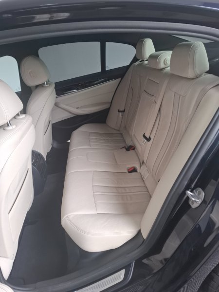 2017 BMW 5-Series - photo 17