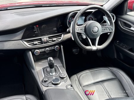 2018 Alfa Romeo Giulia - photo 16