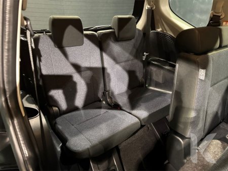 2017 Toyota Sienta - photo 15
