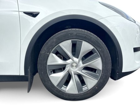 2024 Tesla Model Y - photo 14