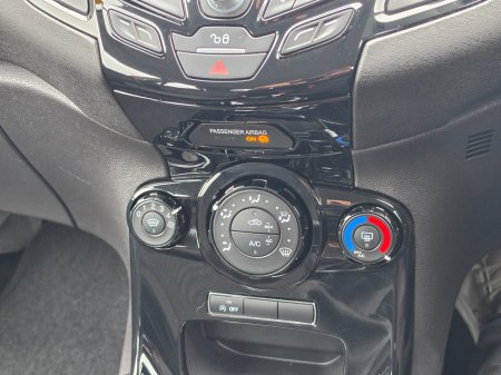 2016 Ford Fiesta - photo 21