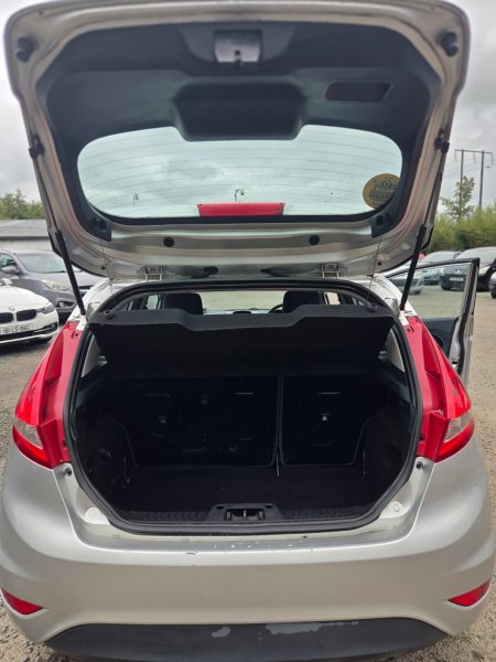 2012 Ford Fiesta - photo 17