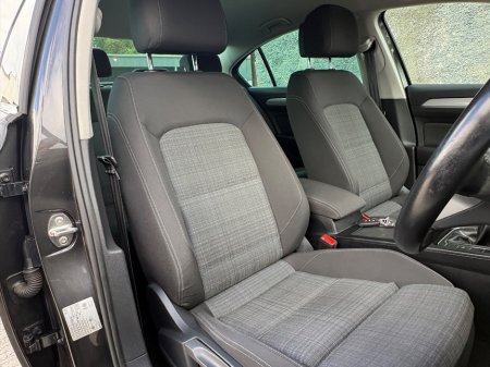 2021 Volkswagen Passat - photo 11