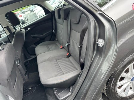 2018 Ford Focus - photo 13
