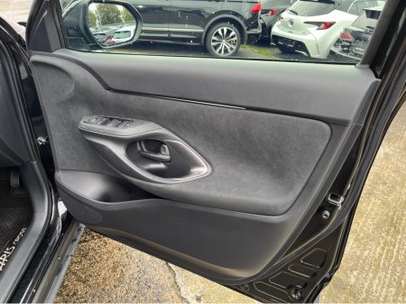 2025 Toyota Yaris Cross - photo 11