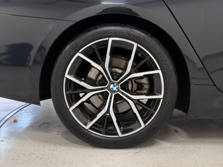 2022 BMW 5-Series - photo 14