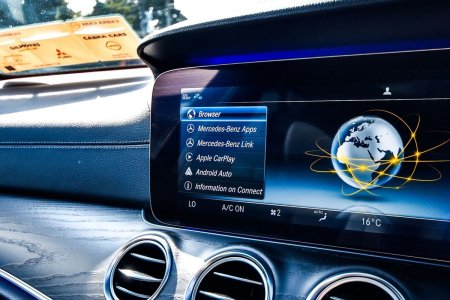 2020 Mercedes-Benz E-Class - photo 20