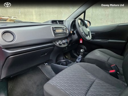2013 Toyota Yaris - photo 6