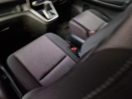 2017 Nissan Serena - photo 10