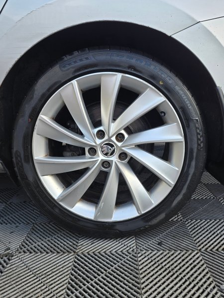 2016 Skoda Superb - photo 10